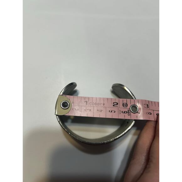 Salisbury Pewter Birth Month November Chrysanthemum Bangle Bracelet - Picture 8 of 10